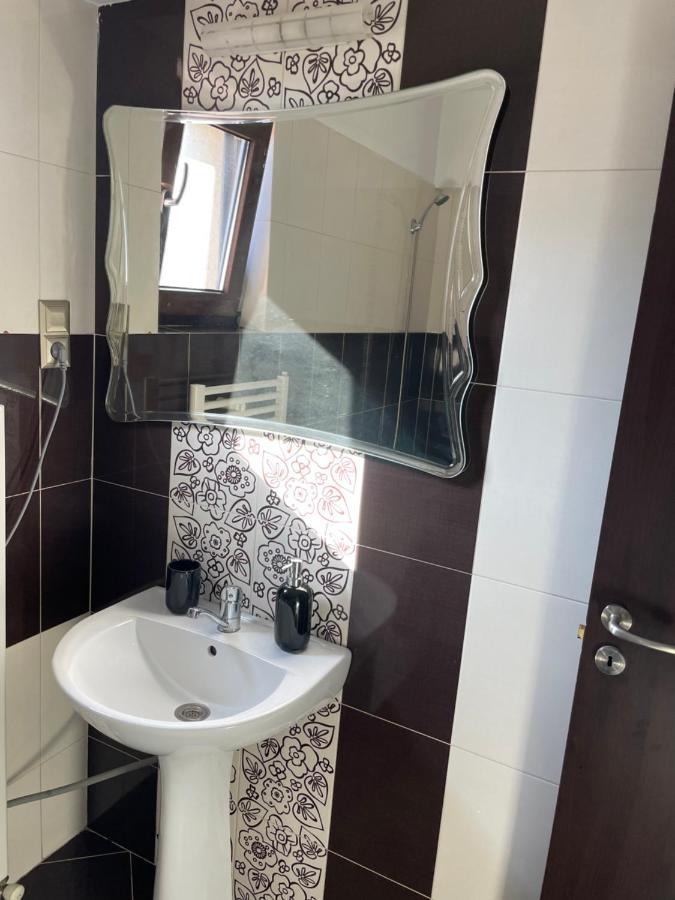 En Passant / A Time In Iasi Apartment Exterior photo
